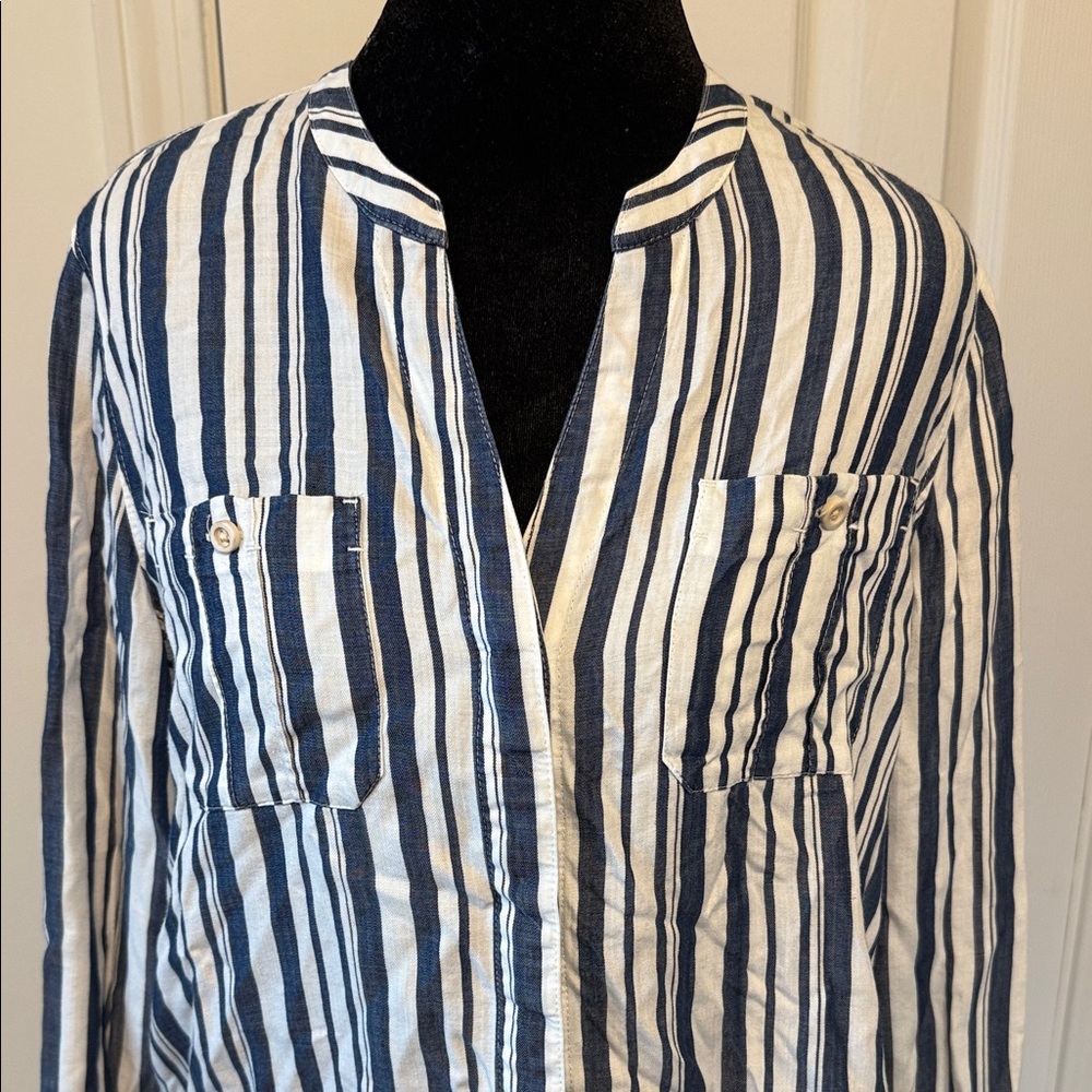 Tommy Bahama Blue White Striped Roll Tab Sleeve Shirt Women XS Casual Top - Picture 7 of 13